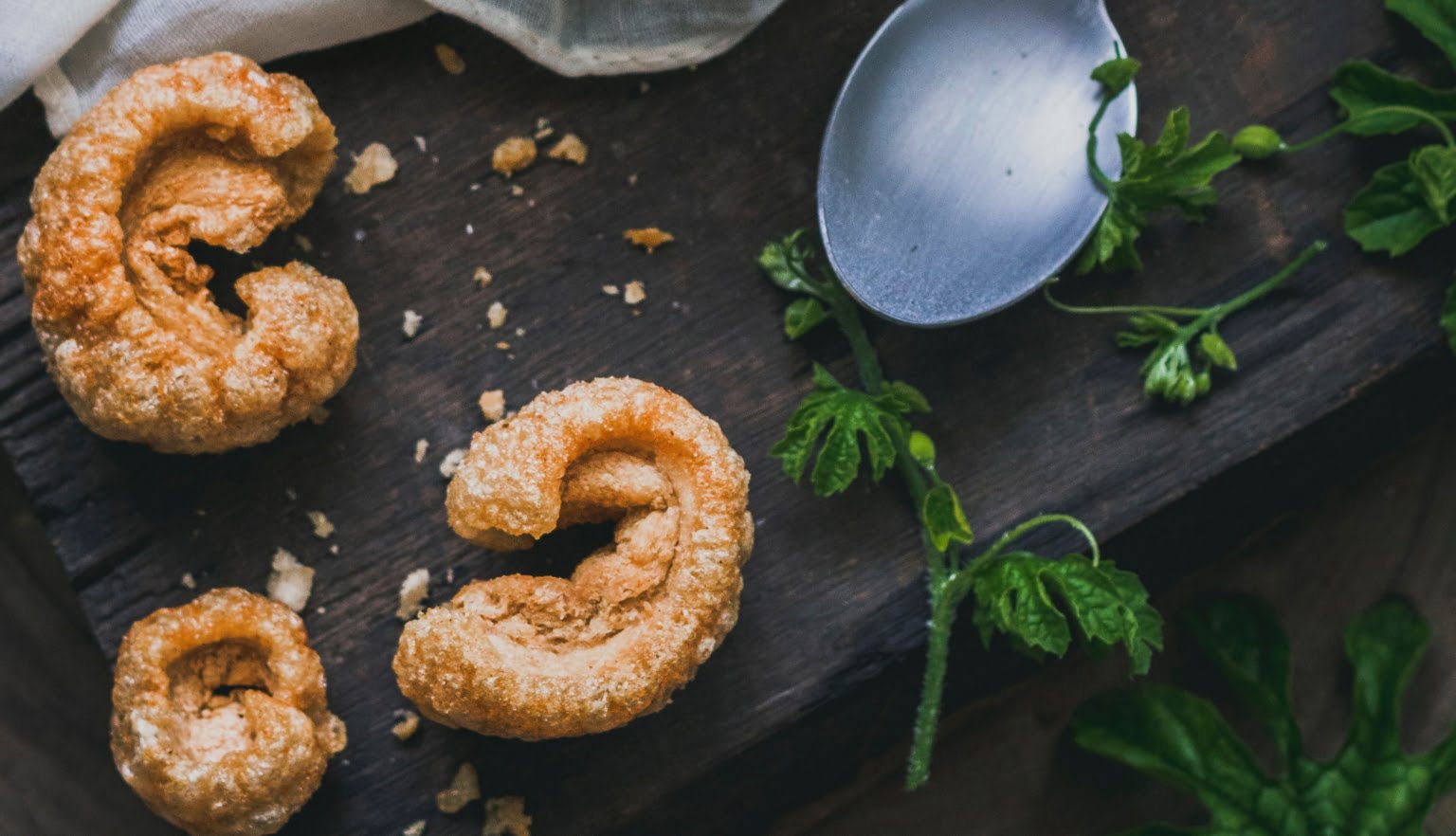 Keto Crisps Top 5 low carb crisp alternatives addtoketo (UK)