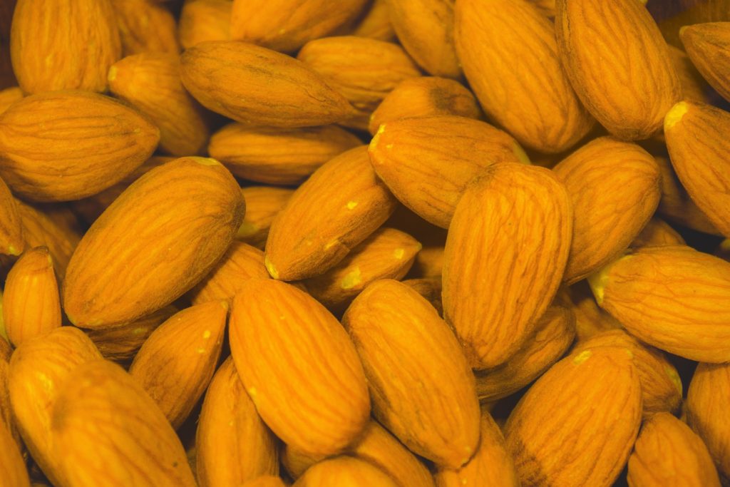 almonds high in magnesium